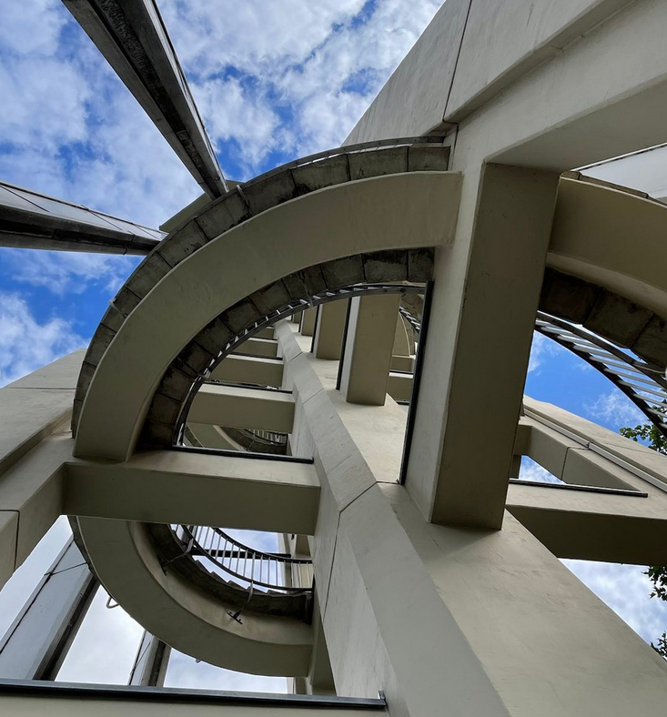 Die Kirchen der Interbau - Führung mit Brigitta Voigt und Niklas Kilkis