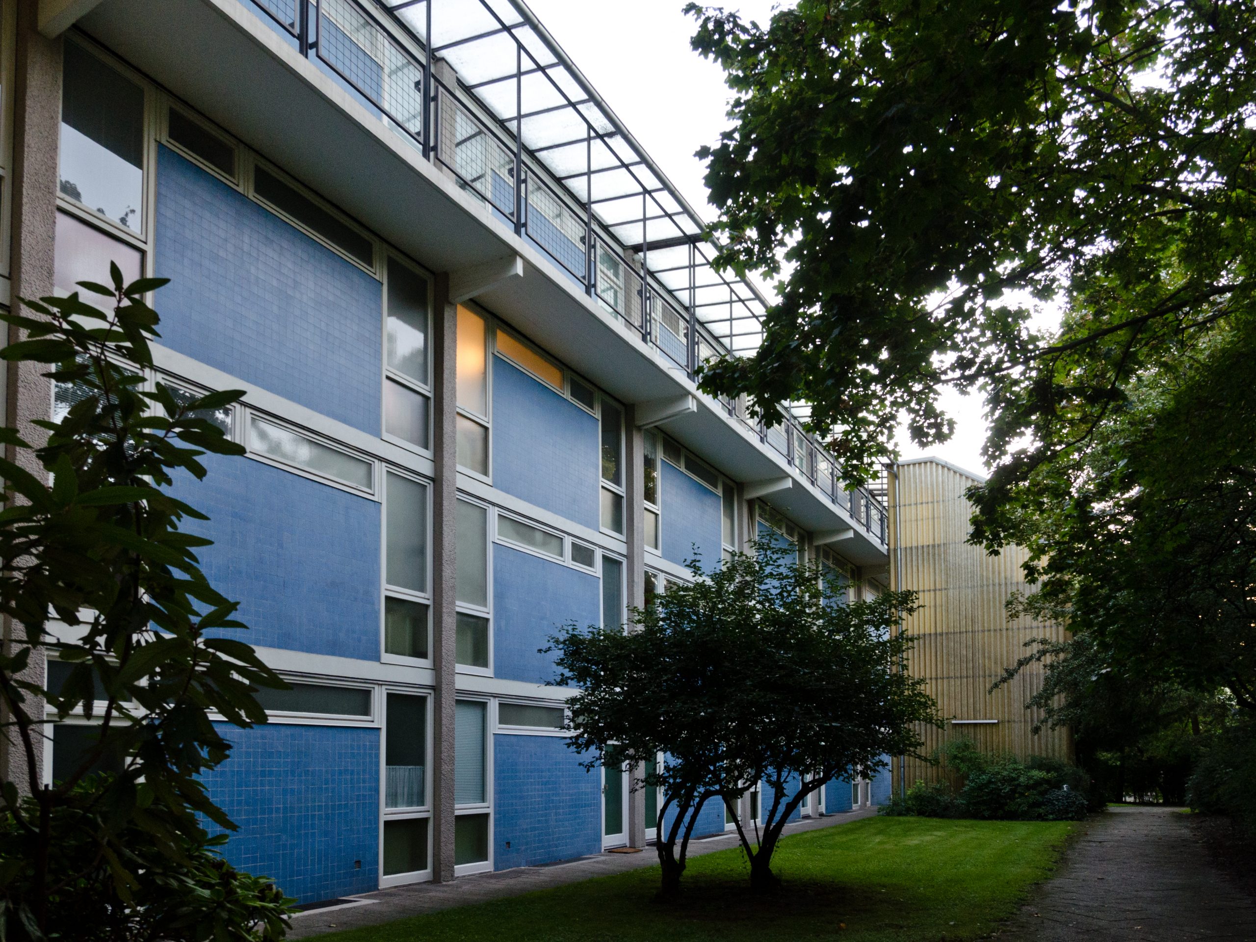 Hof & Reihe – Atriumhäuser und Zeilenbauten
